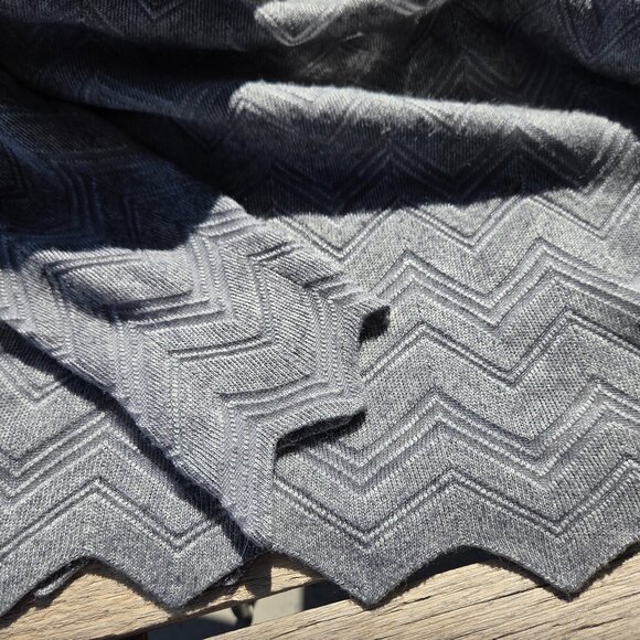 Travelers by Chico's Sz 3 (XL) Semi-Sheer Zig-Zag Hem Pullover Sweater - Picture 10 of 11